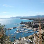 度假居 Le Bouganville