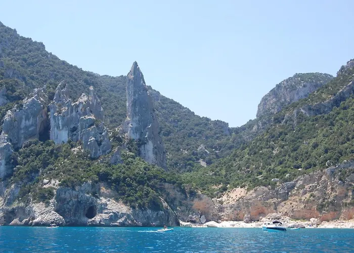 Le Bouganville Санта-Мария-Наварезе