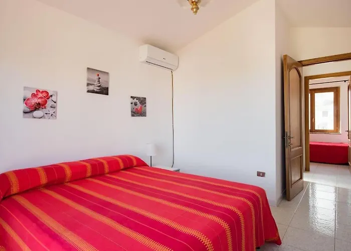 Le Bouganville Санта-Мария-Наварезе