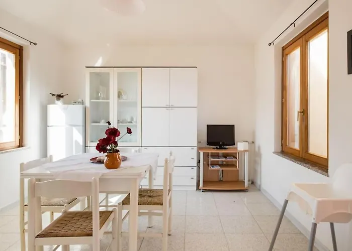 Le Bouganville * Санта-Мария-Наварезе