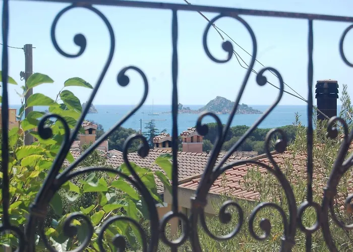 Le Bouganville * Санта-Мария-Наварезе