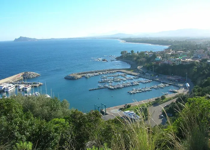 Le Bouganville Санта-Мария-Наварезе