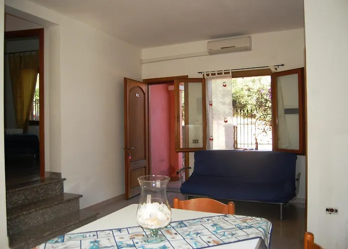 Le Bouganville * Санта-Мария-Наварезе